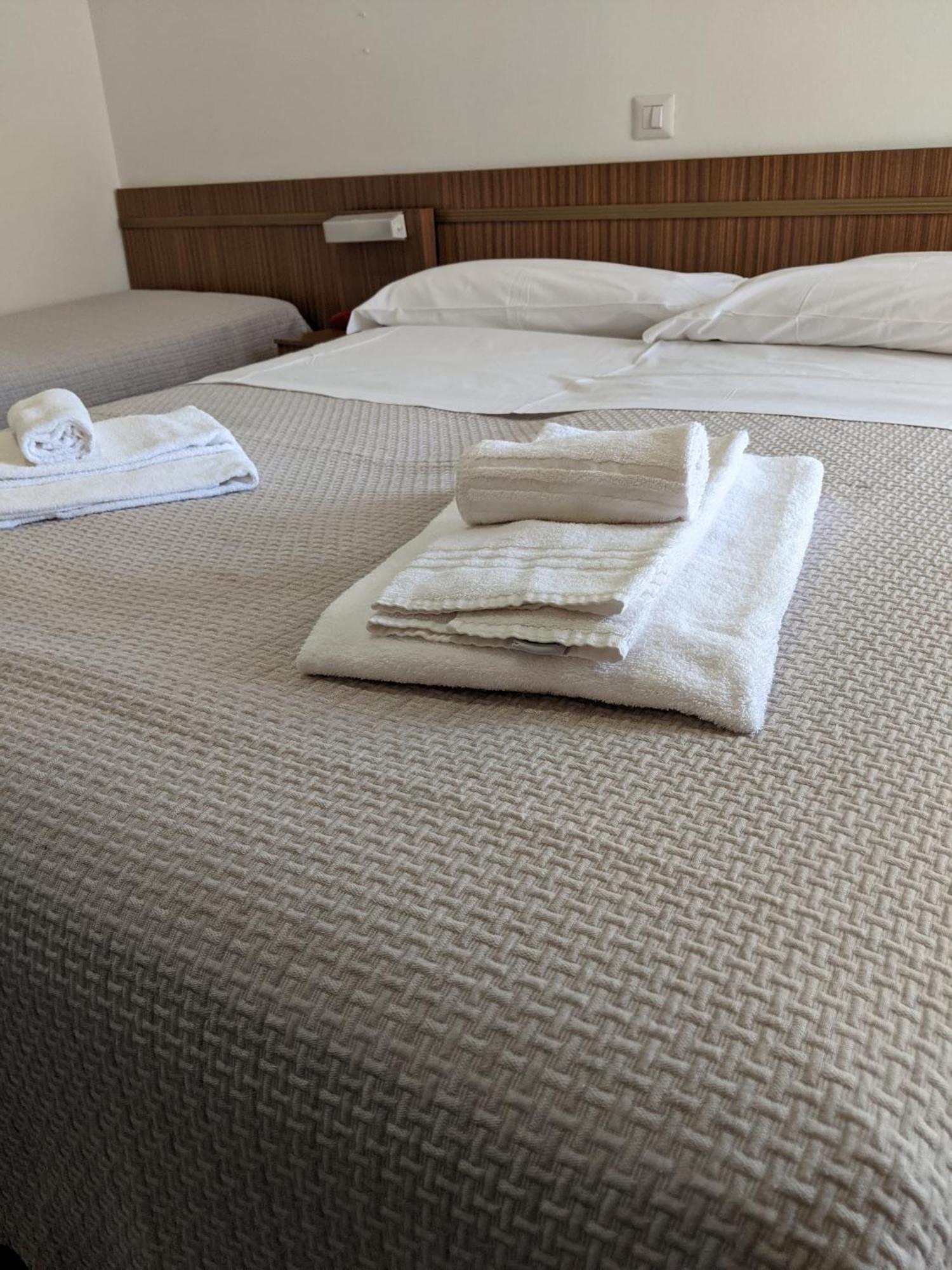 Hotel Bellevue Cesenatico Kültér fotó