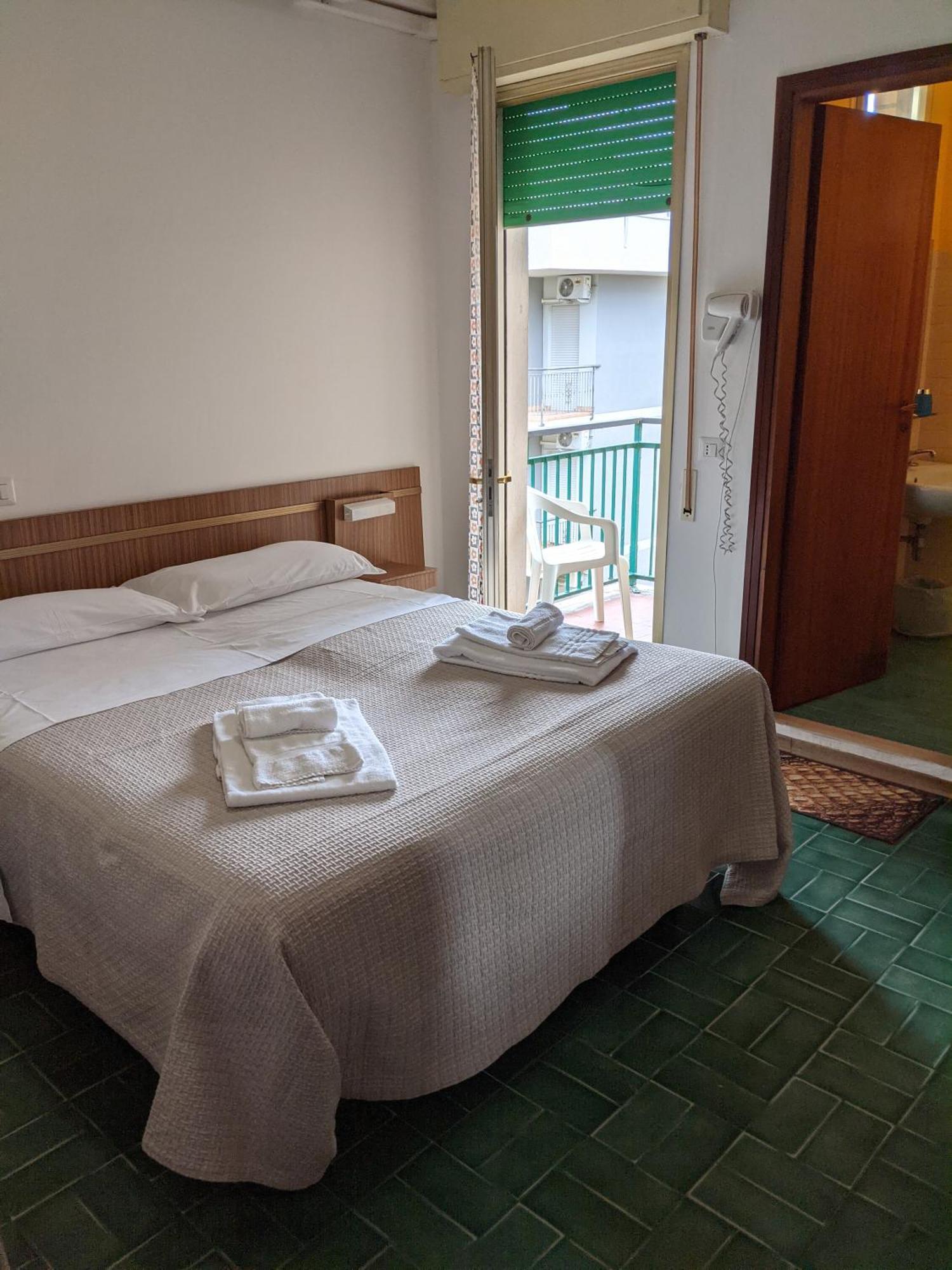 Hotel Bellevue Cesenatico Kültér fotó