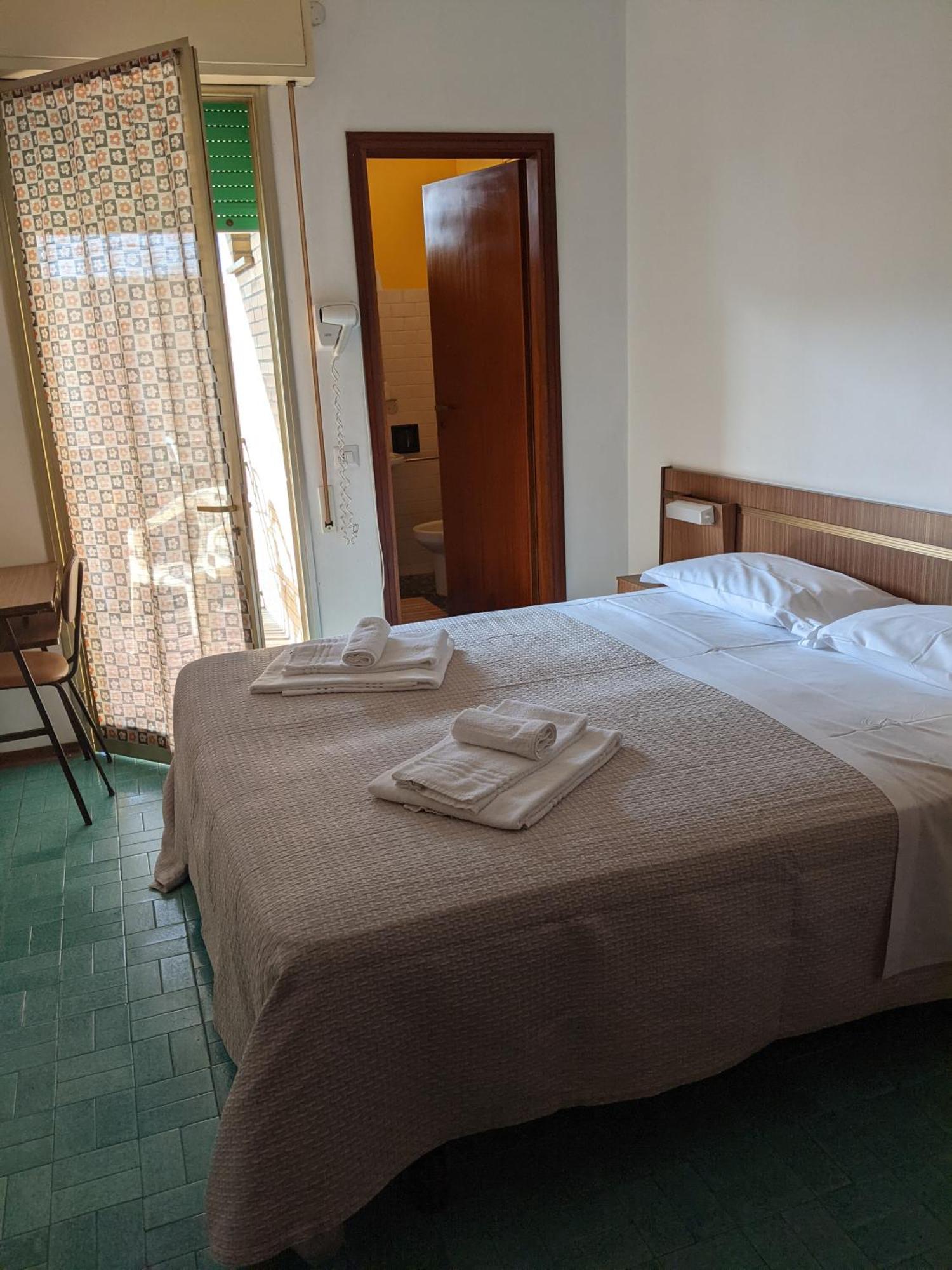 Hotel Bellevue Cesenatico Kültér fotó