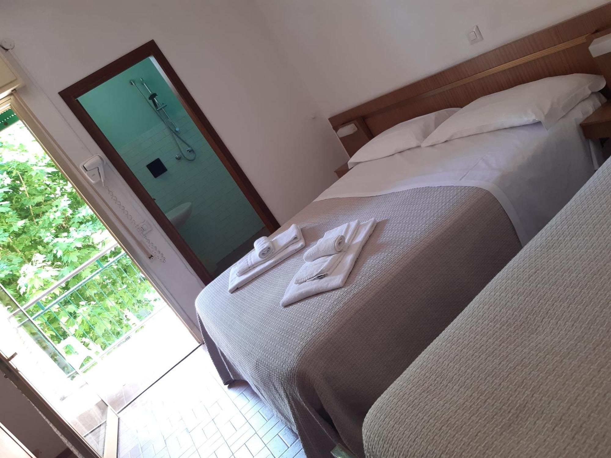 Hotel Bellevue Cesenatico Kültér fotó