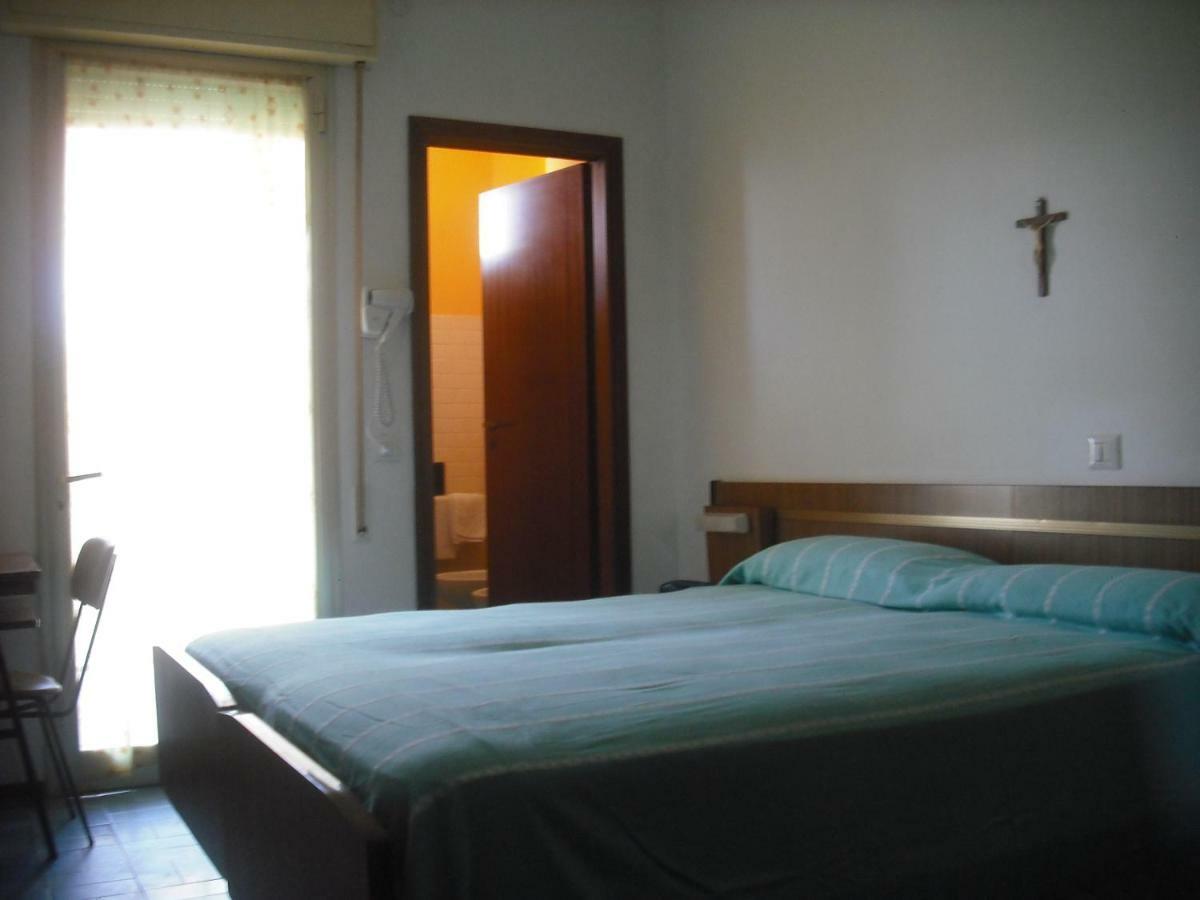 Hotel Bellevue Cesenatico Kültér fotó