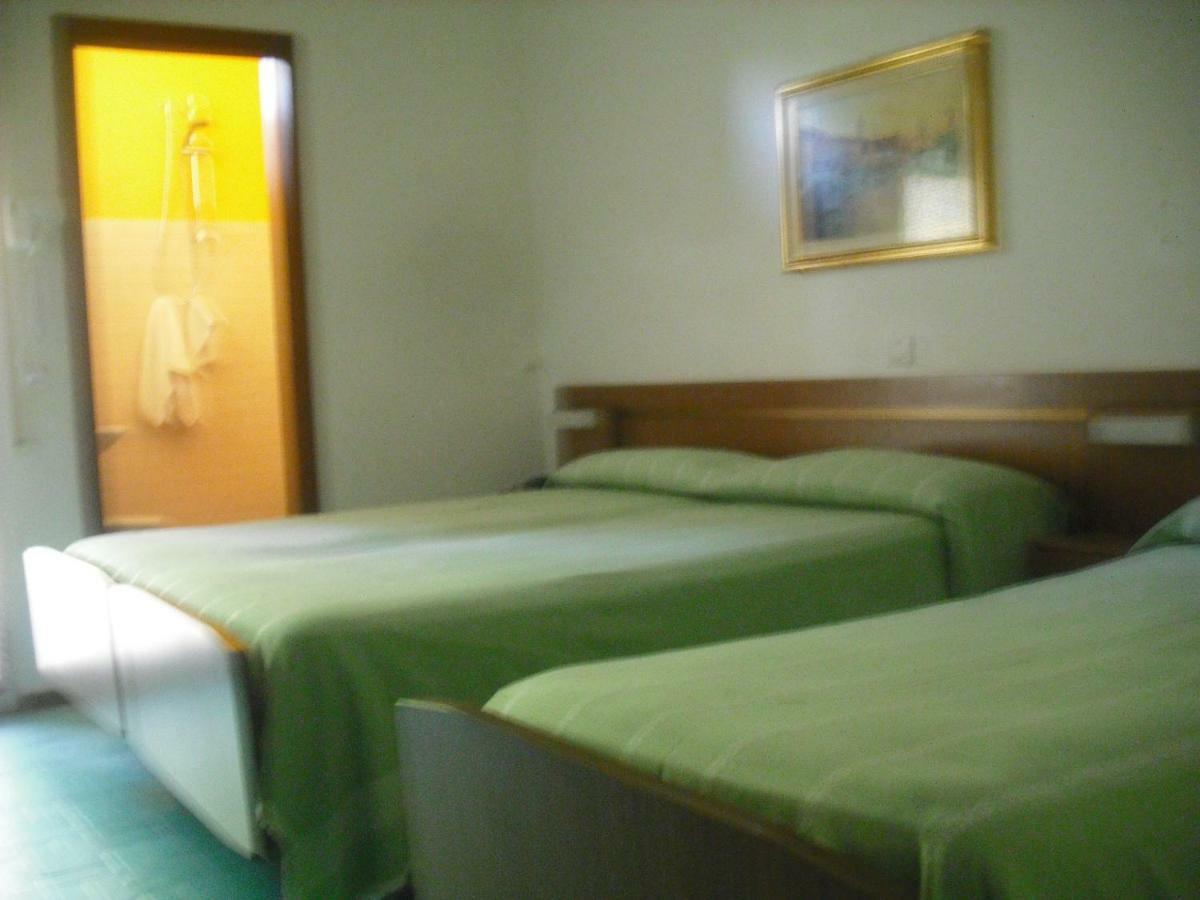 Hotel Bellevue Cesenatico Kültér fotó